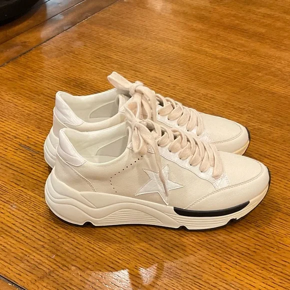 NWOT White Raven Star Sneakers in Cream/Black in Size 6M - Picture 3 of 5